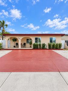 5551 E 4th Ave, Hialeah, Floryda 33013, USA