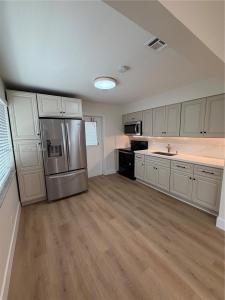 708 SW 7th Ave, Hallandale Beach, 佛罗里达州 33009, 美国