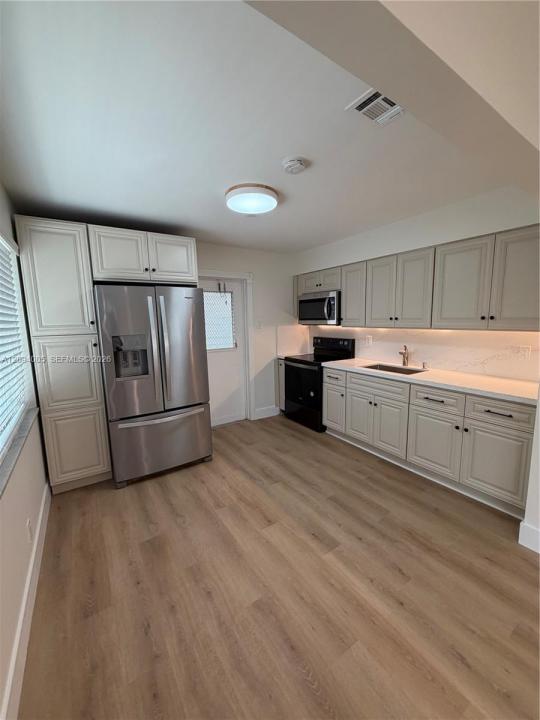 708 SW 7th Ave, Hallandale Beach, Florida 33009, Estados Unidos