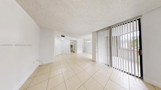 8205 SW 152nd Ave F212, Miami, Floryda 33193, USA