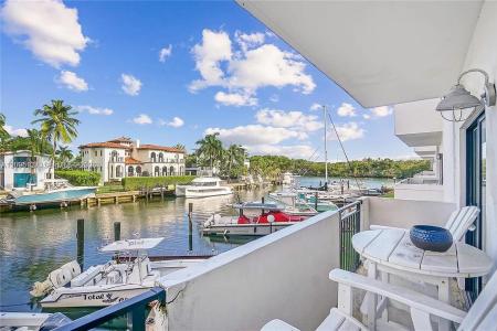 6901 Edgewater Dr 211, Coral Gables, Florida 33133, USA