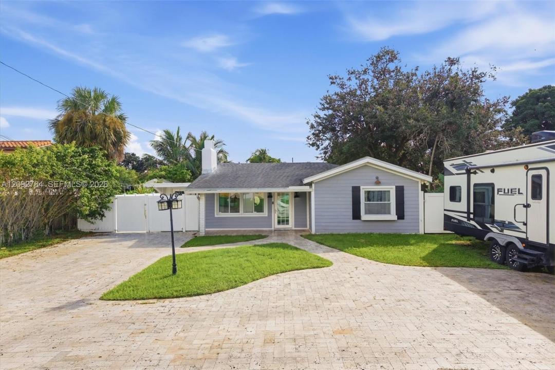 4716 SW 34th Ter, Fort Lauderdale, Florida 33312, USA