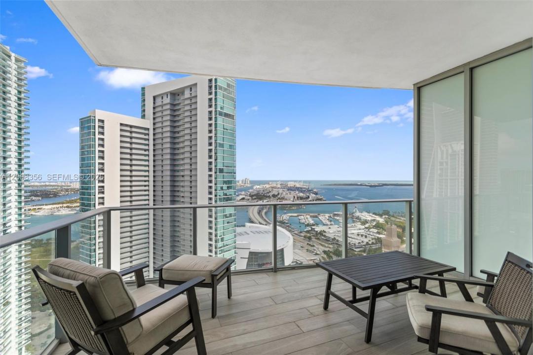 851 NE 1st Ave 3707, Miami, Floride 33132, États-Unis