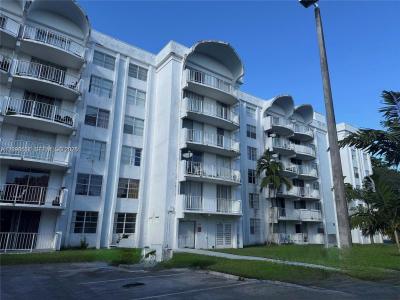 494 NW 165th St Rd C-305, Miami, 플로리다 33169, 미국