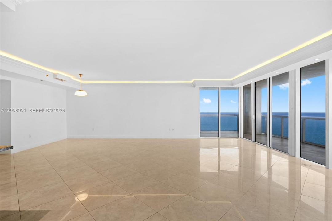 1800 S Ocean Dr 3805, Hallandale Beach, Florida 33009, USA