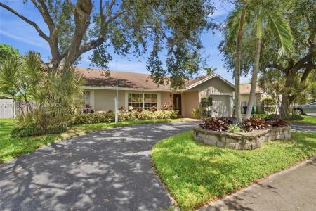 8421 NW 45th St, Lauderhill, Florida 33351, USA