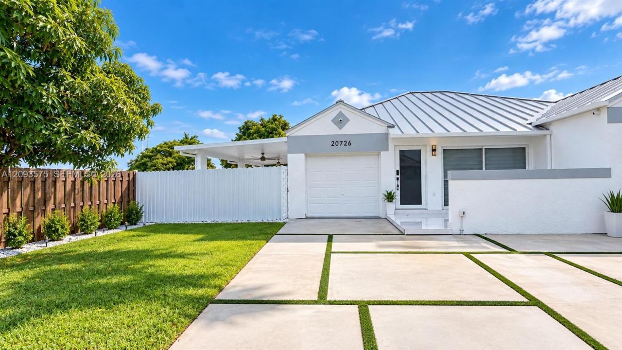 20726 SW 105 Ave 1, Cutler Bay, Florida 33189, USA