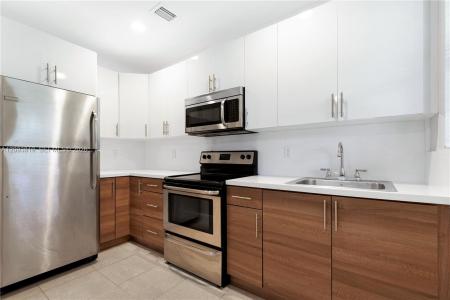 214 Salamanca Ave 3, Coral Gables, Florida 33134, Stati Uniti