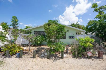 805 NE 40TH Street 1-3, Oakland Park, Floryda 33334, USA