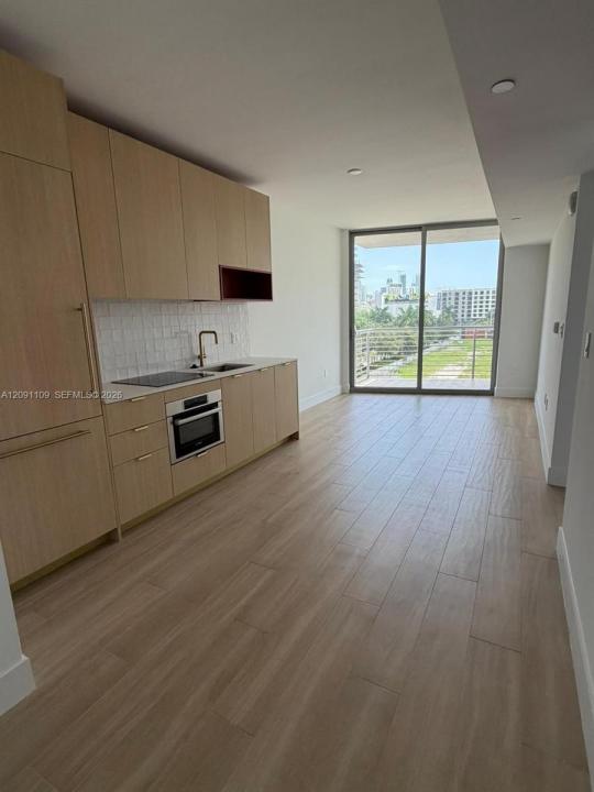 90 NE 32nd Street 427, Miami, Florida 33127, Stati Uniti