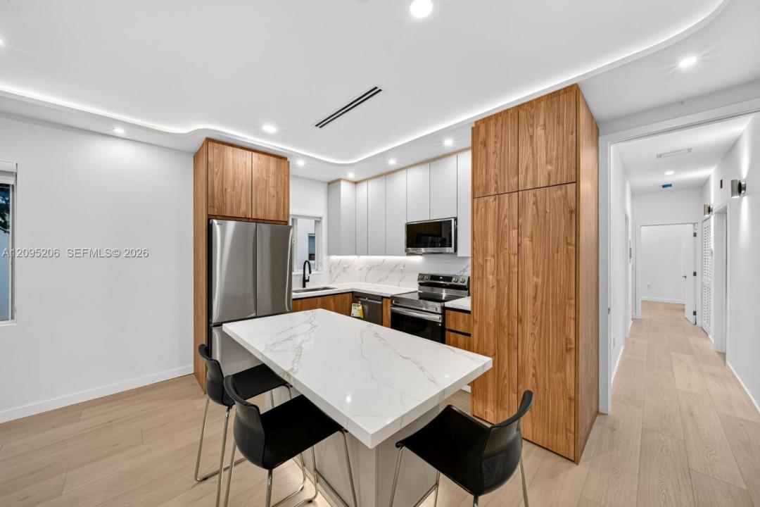 928 Bird Rd 3, Coral Gables, フロリダ 33146, アメリカ合衆国