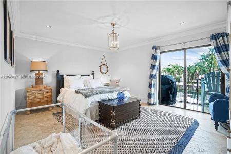 6901 Edgewater Dr 211, Coral Gables, Florida 33133, USA