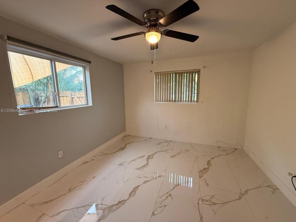 15299 NE 14th Ave 1, North Miami Beach, Floride 33162, États-Unis