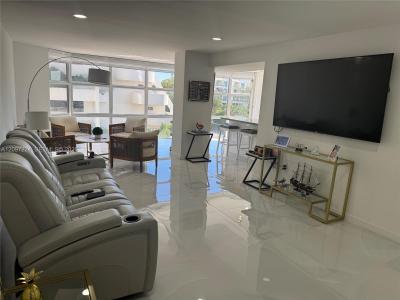 6423 Collins Ave 401, Miami Beach, Florida 33141, USA