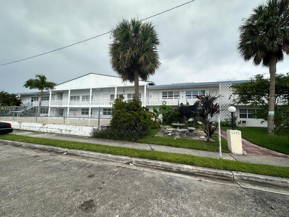1471 NE 170th St 121A, North Miami Beach, Floryda 33162, USA