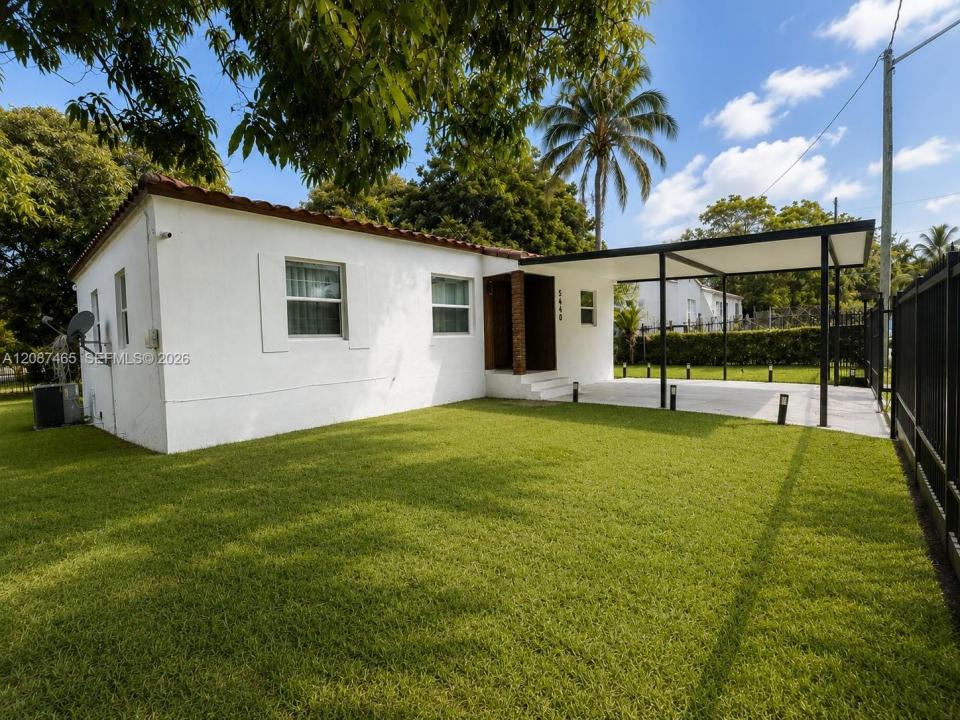 5640 NE MIAMI CT, Miami, फ्लोरिडा 33137, संयुक्त राज्य अमेरिका