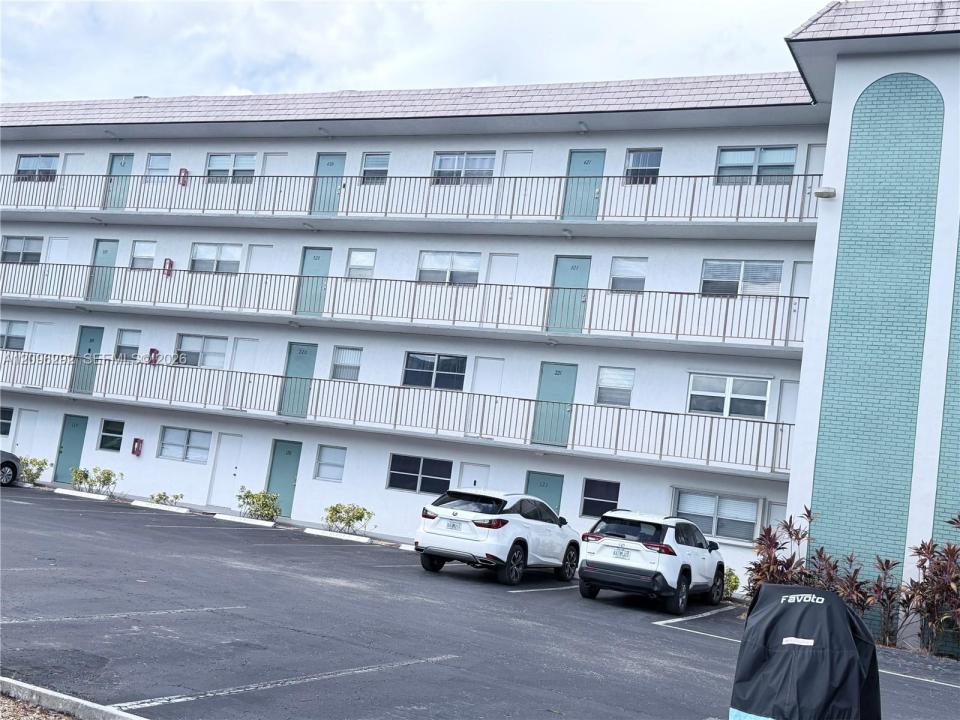 4311 Crystal Lake Dr 120, Deerfield Beach, פלורידה 33064, ארצות הברית של אמריקה