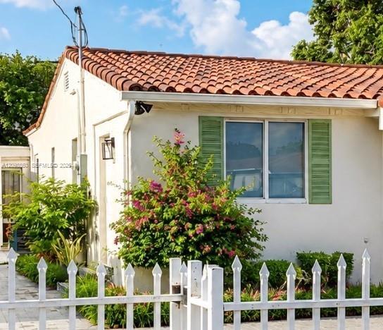 2740 SW 4th ST 3, Miami, Флорида 33135, Соединенные Штаты