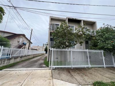446 SW 3rd St 2, Miami, Floryda 33130, USA