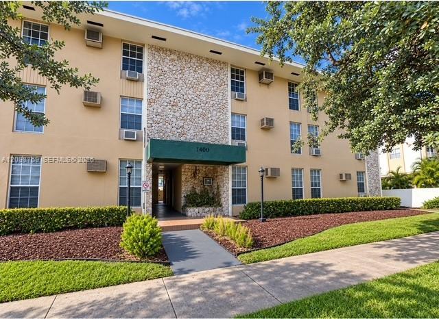1400 S Douglas Rd 14, Coral Gables, Florida 33134