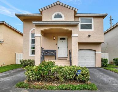 9919 NW 2nd Street, Plantation, Флорида 33324, Соединенные Штаты
