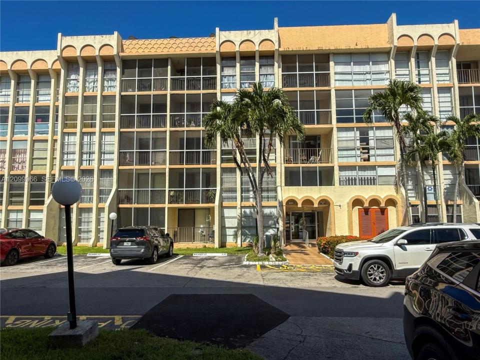 601 Three Islands Blvd 117, Hallandale Beach, Florida 33009