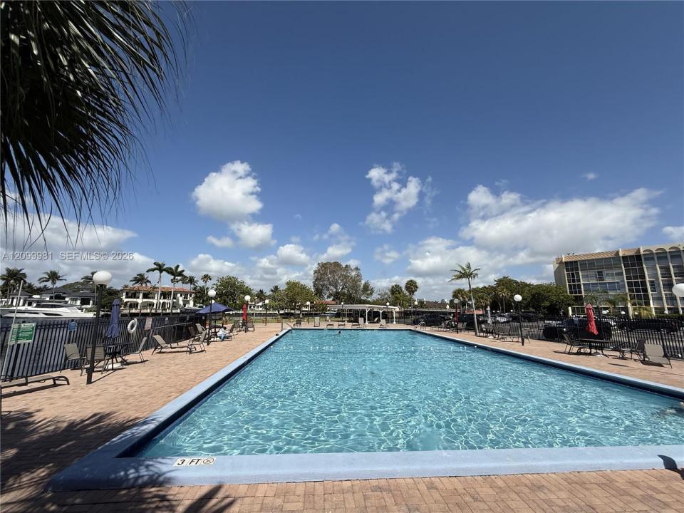 2101 Atlantic Shores Blvd 120, Hallandale Beach, Floride 33009, États-Unis