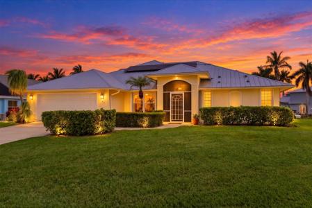 122 Queen Frederika Court, Hutchinson Island, Floride 34949, États-Unis