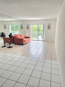 1735 NE 164th St 301, North Miami Beach, Florida 33162, USA