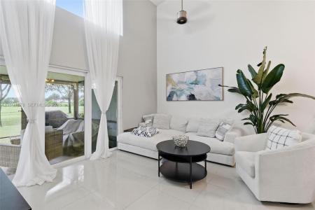 7532 S Pinewalk Dr S 108, Margate, Floryda 33063, USA