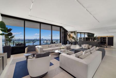 1000 Biscayne Blvd 3302, Miami, フロリダ 33132, アメリカ合衆国