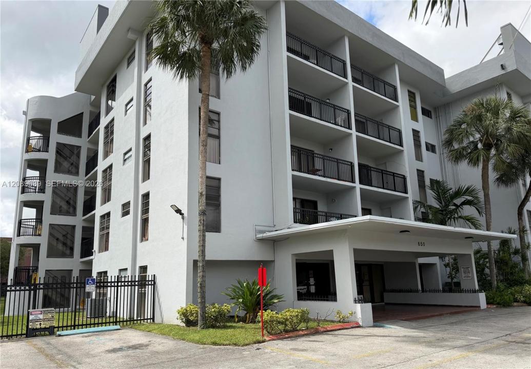 650 NE 149th St 406A, Miami, Florida 33161, Estados Unidos