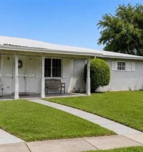 3251 NW 4th Ct, Lauderhill, Florida 33311, USA