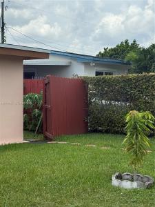 88X0 SW 18th Ter B, Miami, Florida 33165
