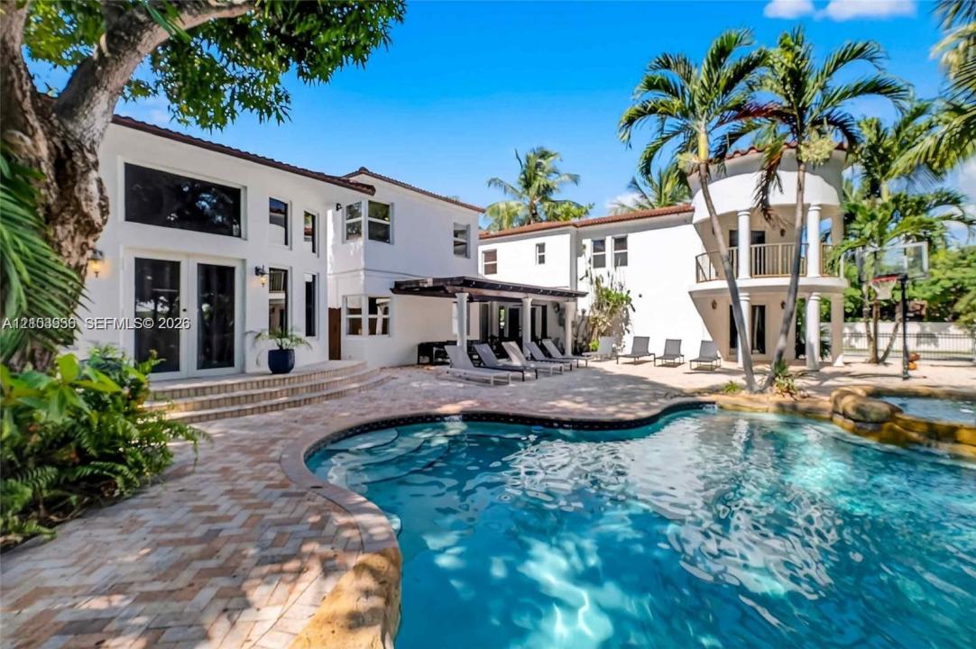 1051 NE 89th St 1, Miami, Flórida 33138, Estados Unidos