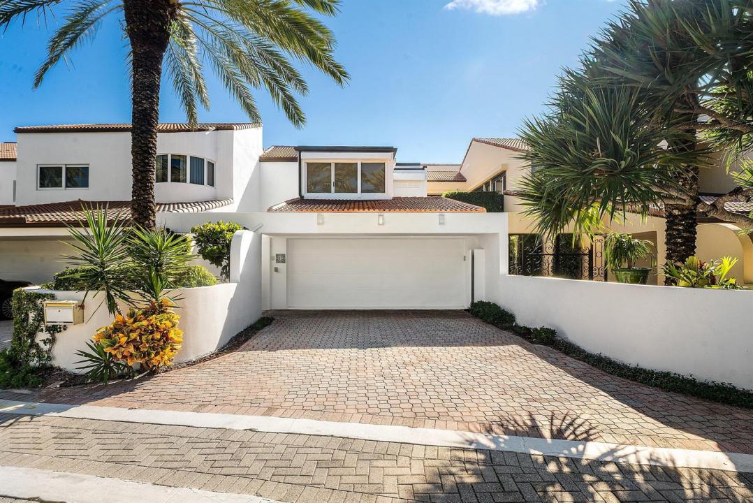 13 Sloans Curve Drive, Palm Beach, Florida 33480, USA