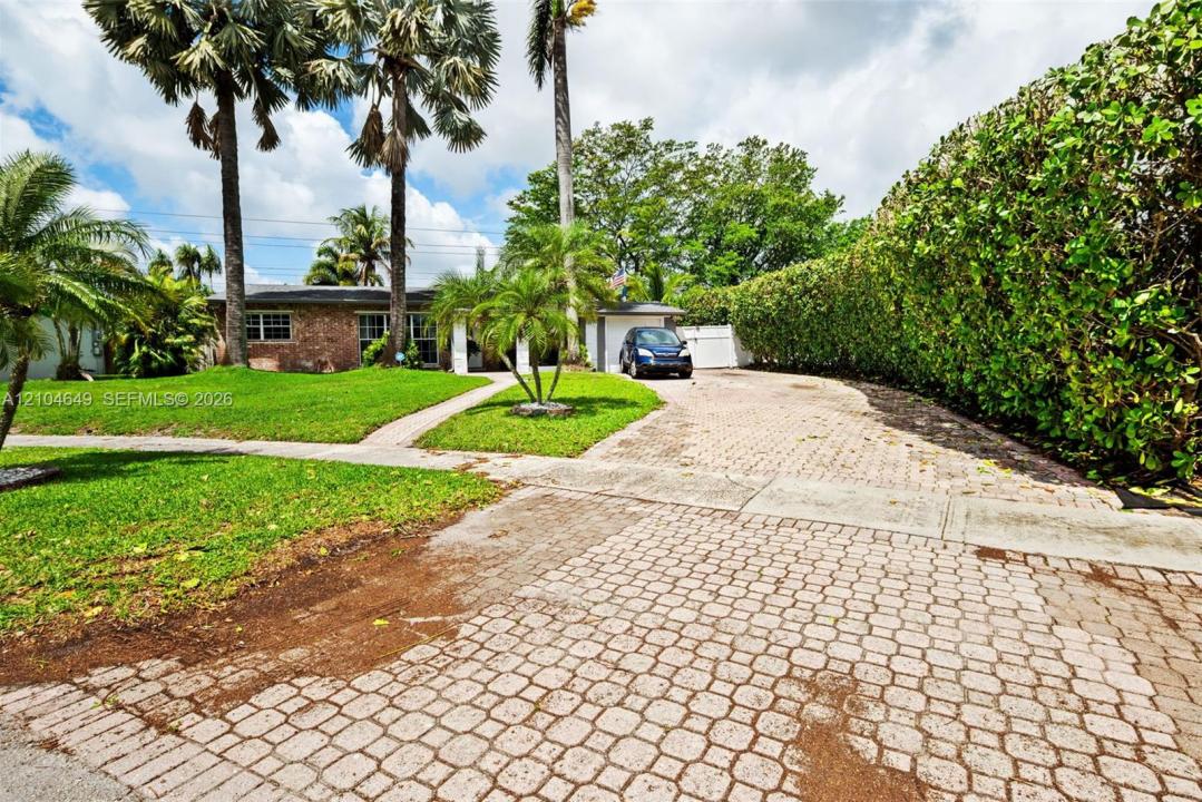 911 SW 51st Ave, Plantation, Флорида 33317, Соединенные Штаты