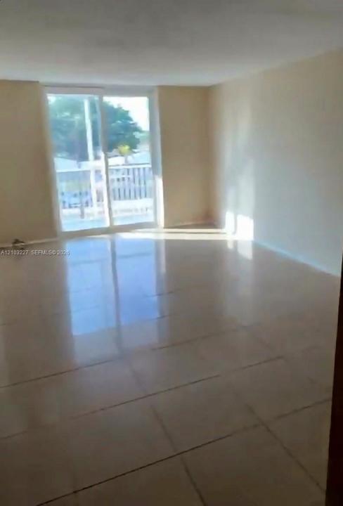 16851 NE 23rd Ave A311, North Miami Beach, פלורידה 33160, ארצות הברית של אמריקה