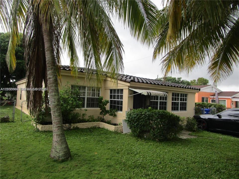 1840 NE 174th St, North Miami Beach, Florida 33162, USA