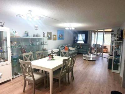7523 Granville Dr 112, Tamarac, Florida 33321, USA