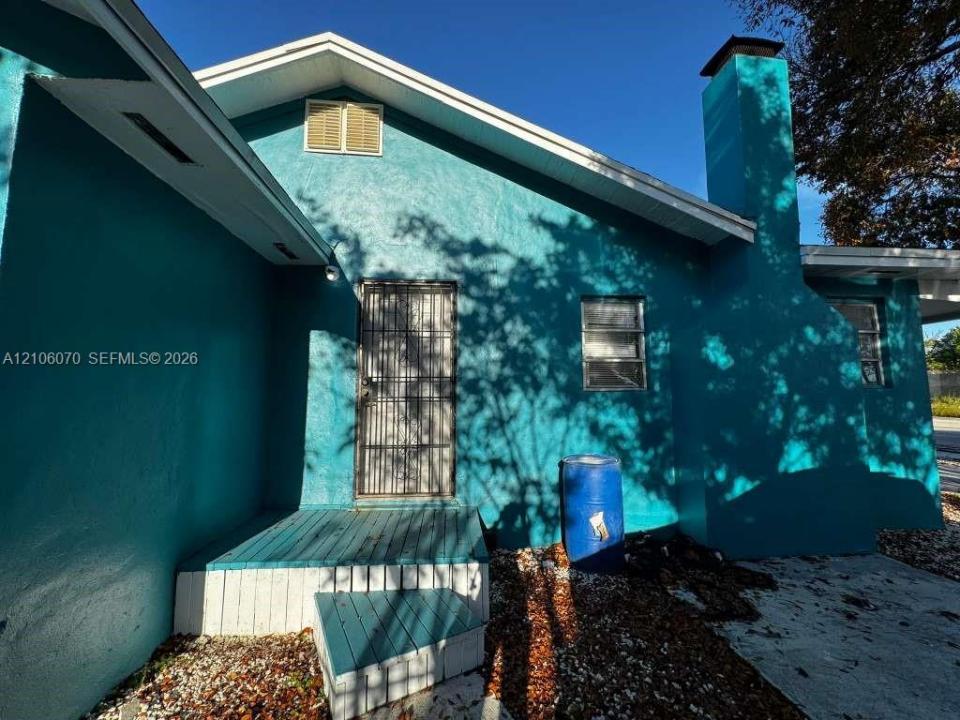 1121 NW 40th St 2, Miami, Florida 33127, Stati Uniti