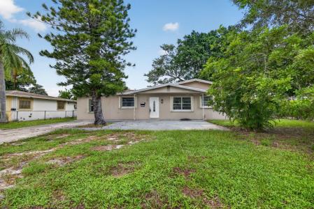 913 SE 10TH Street, Stuart, Florida 34994