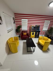 1680 NE 146TH Street, North Miami, Flórida 33181, Estados Unidos