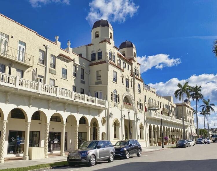 235 Sunrise Avenue 3010, Palm Beach, Floryda 33480, USA