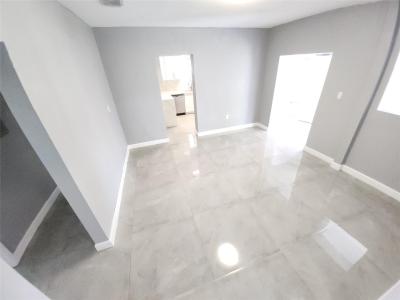 1766 NE 181ST Street, North Miami Beach, Flórida 33162, Estados Unidos