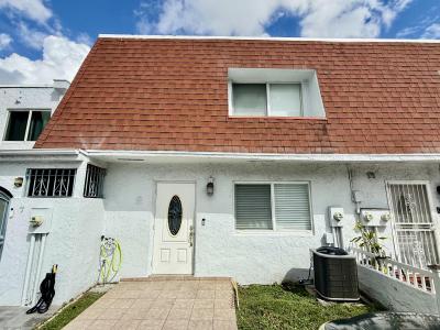 10710 NW 7TH Street 8A, Miami, Floride 33172, États-Unis