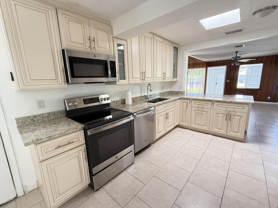 2877 Seminole Road, Palm Springs, Floride 33406, États-Unis