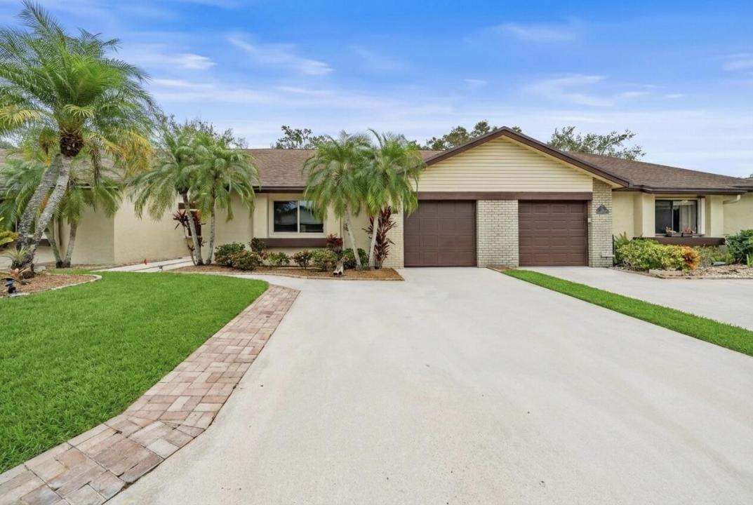 137 MEANDER Circle, Royal Palm Beach, Флорида 33411, Соединенные Штаты