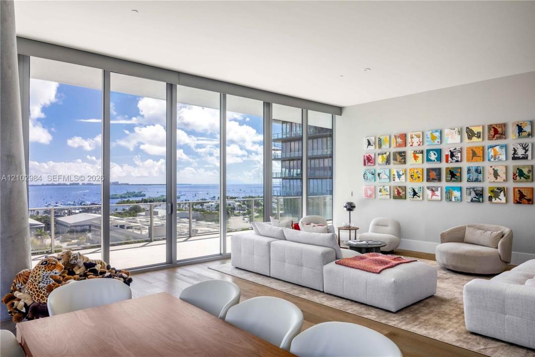 2669 S Bayshore Dr 903N, Miami, Floryda 33133, USA