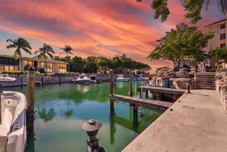 96000 Overseas Hwy W22, Key Largo, Floryda 33037, USA